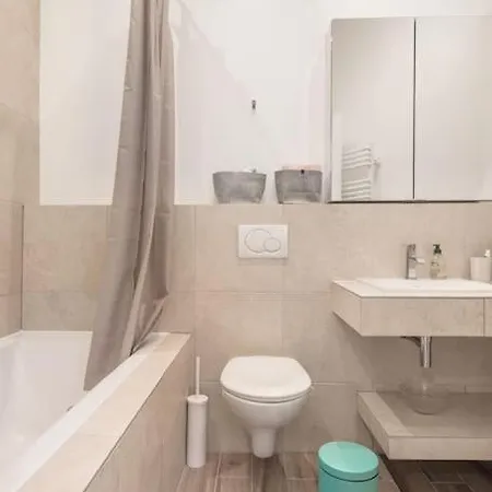 Charming And Calm Nest In Vibrant Canal Area *